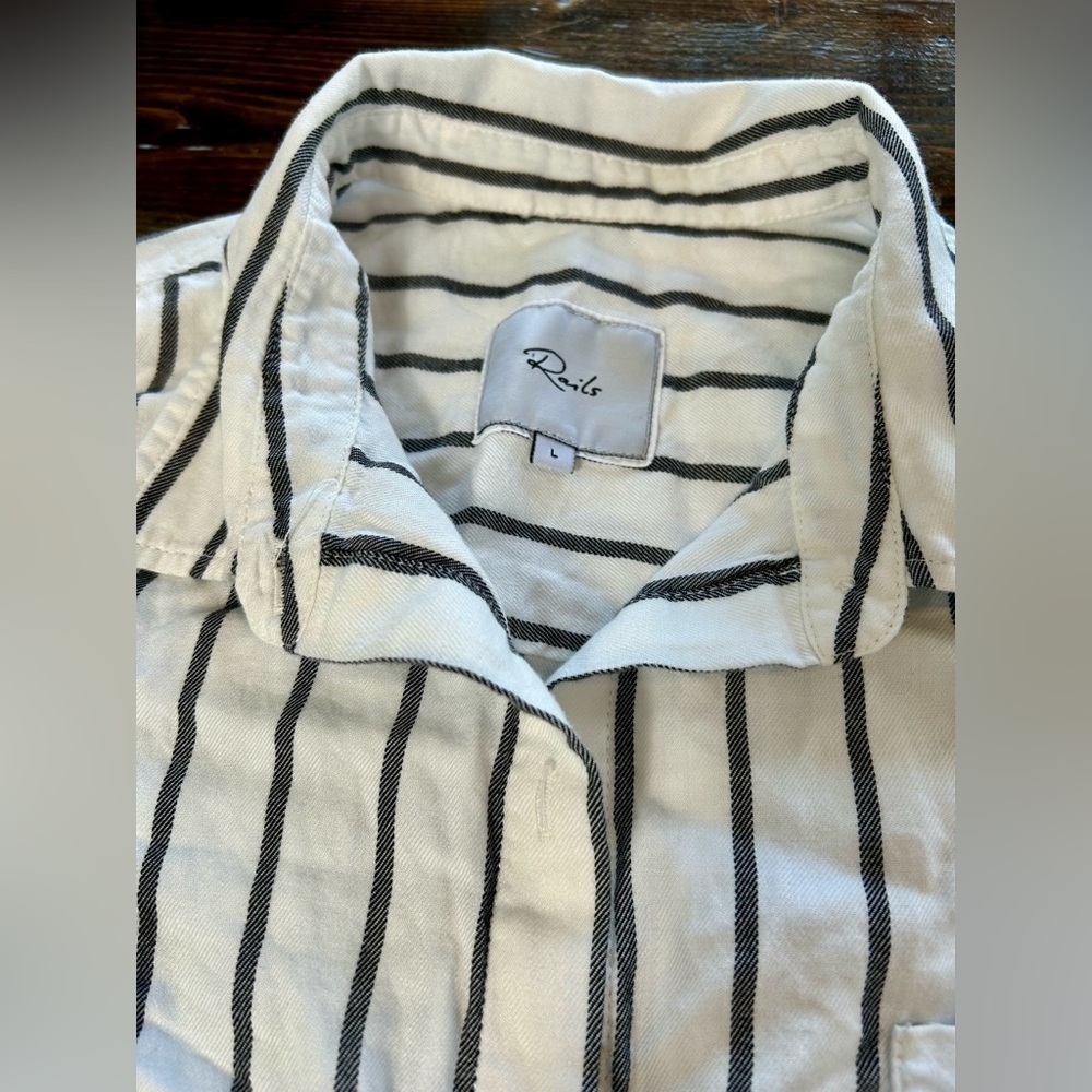 Rails Val storm stripe tie front shirt size large - Picture 3 of 8